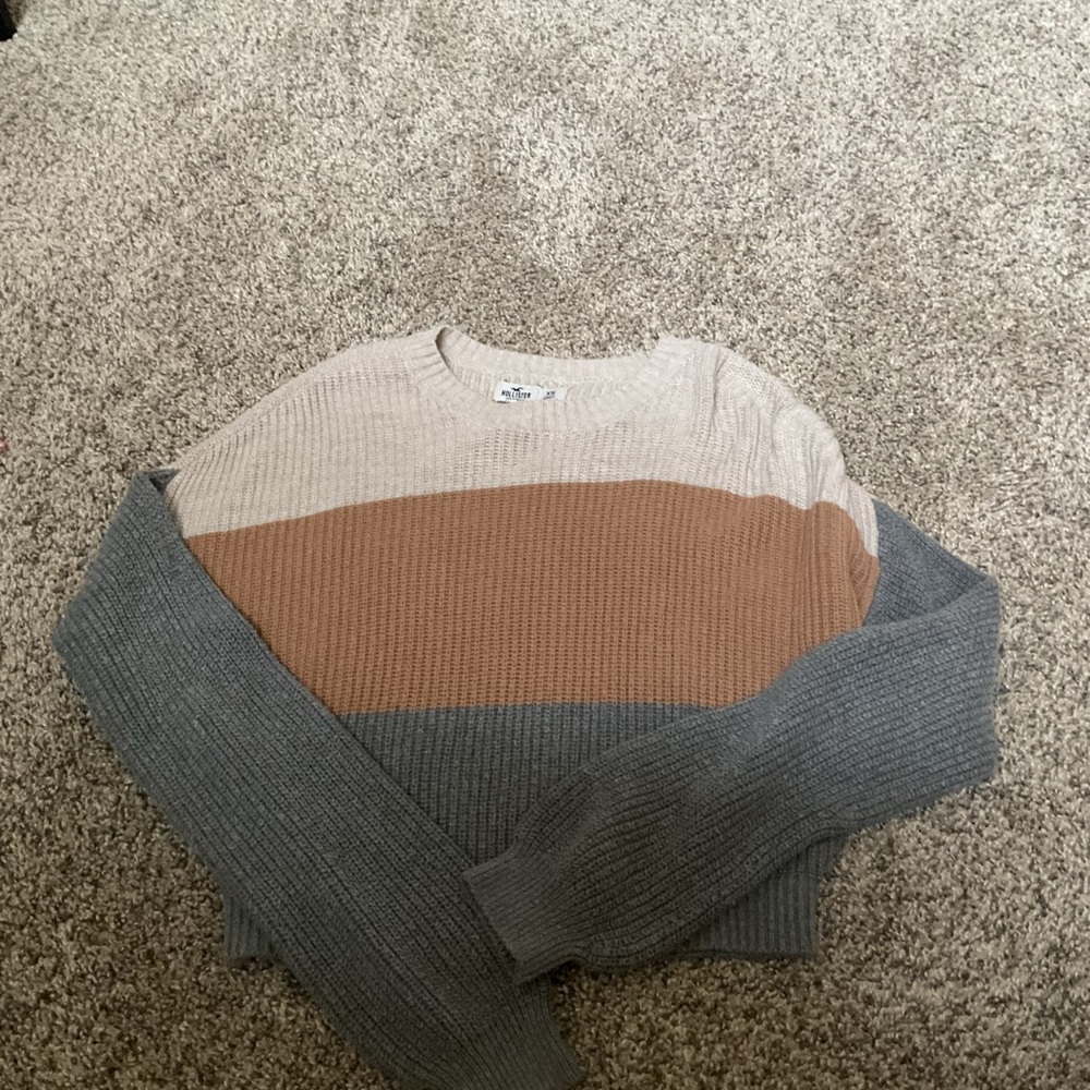 Hollister Knit Sweater in Beige and Brown